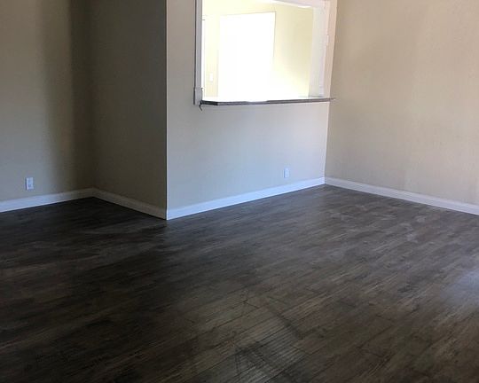 4th image of 1705 S Sunset Ave