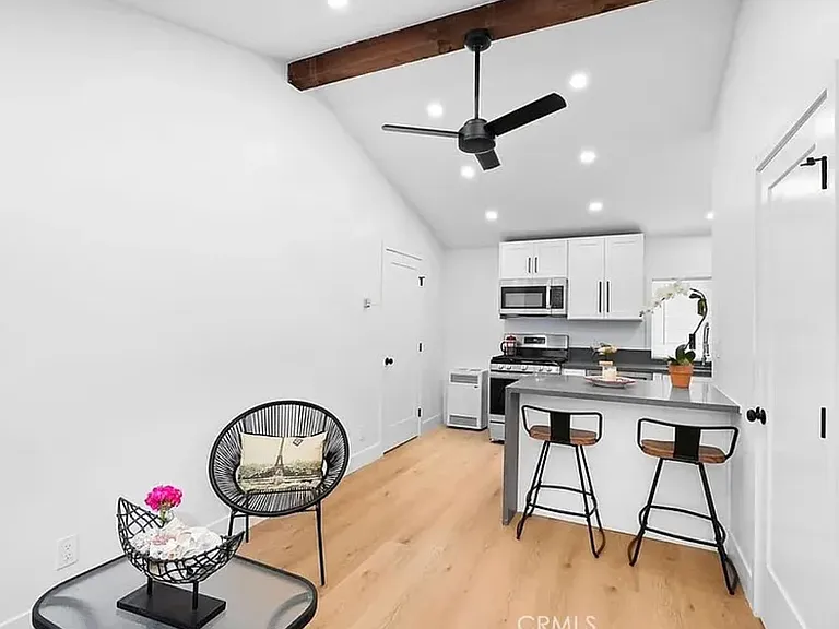 274 Cliff Dr #6 — Photo 2