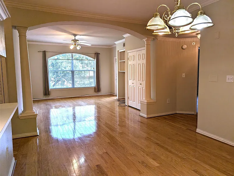 2111 Welch St #B208 — Photo 9