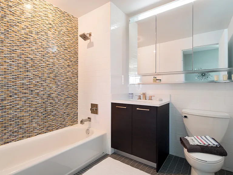 Newport Rentals — Photo 313
