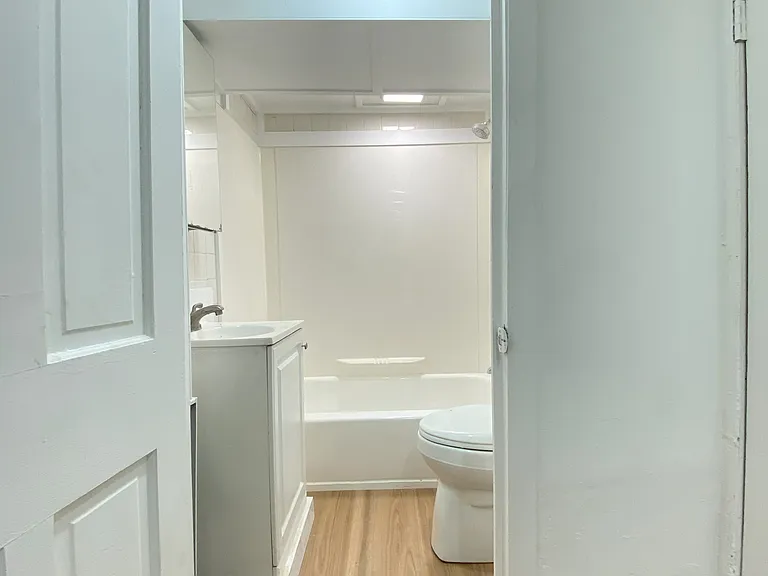 686 Parker St #1 — Photo 4
