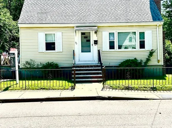 90 Sherrin St, Hyde Park, MA 02136