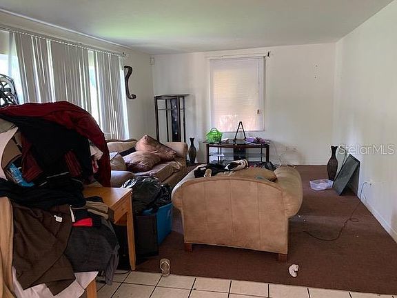3rd image of 901 W Renfro St