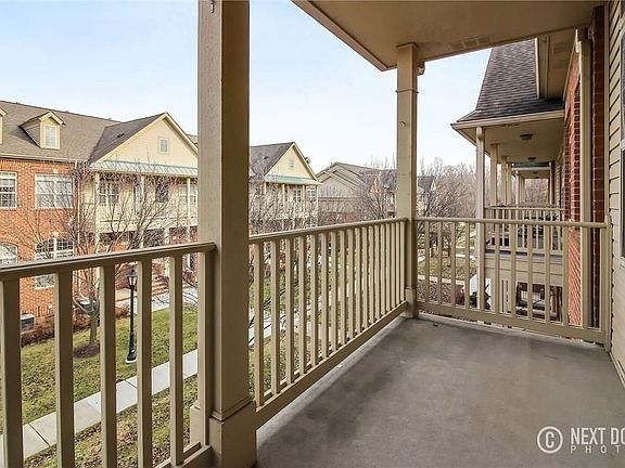 3rd image of 452 Boardwalk Dr