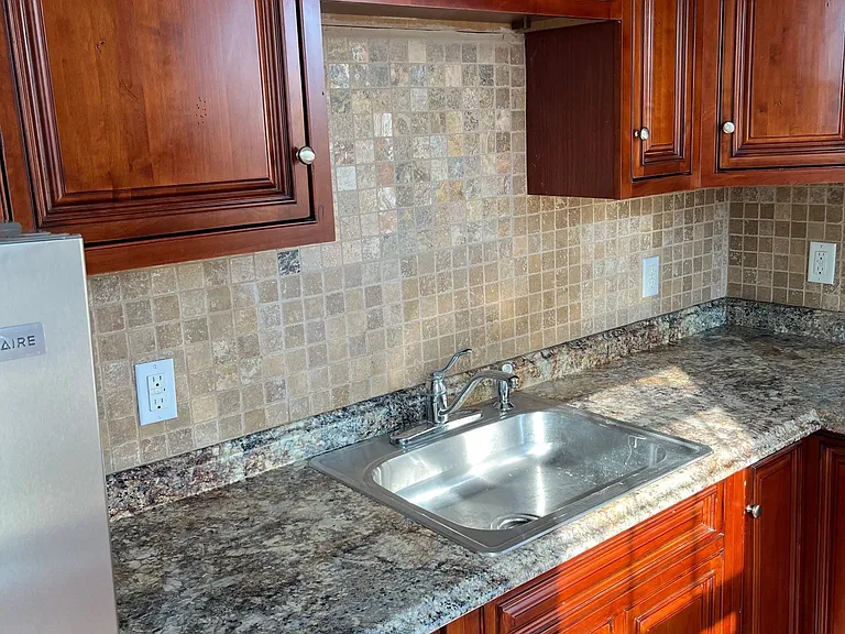 7 Main St #10 — Photo 1