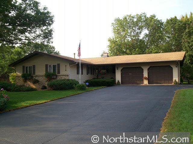 1st image of 914 Oakwood Terrace