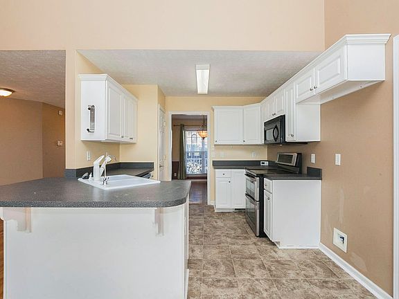 4th image of 609 Hornsby Ln