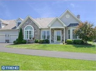 102 Shady Brook Dr #81, Langhorne, PA 19047