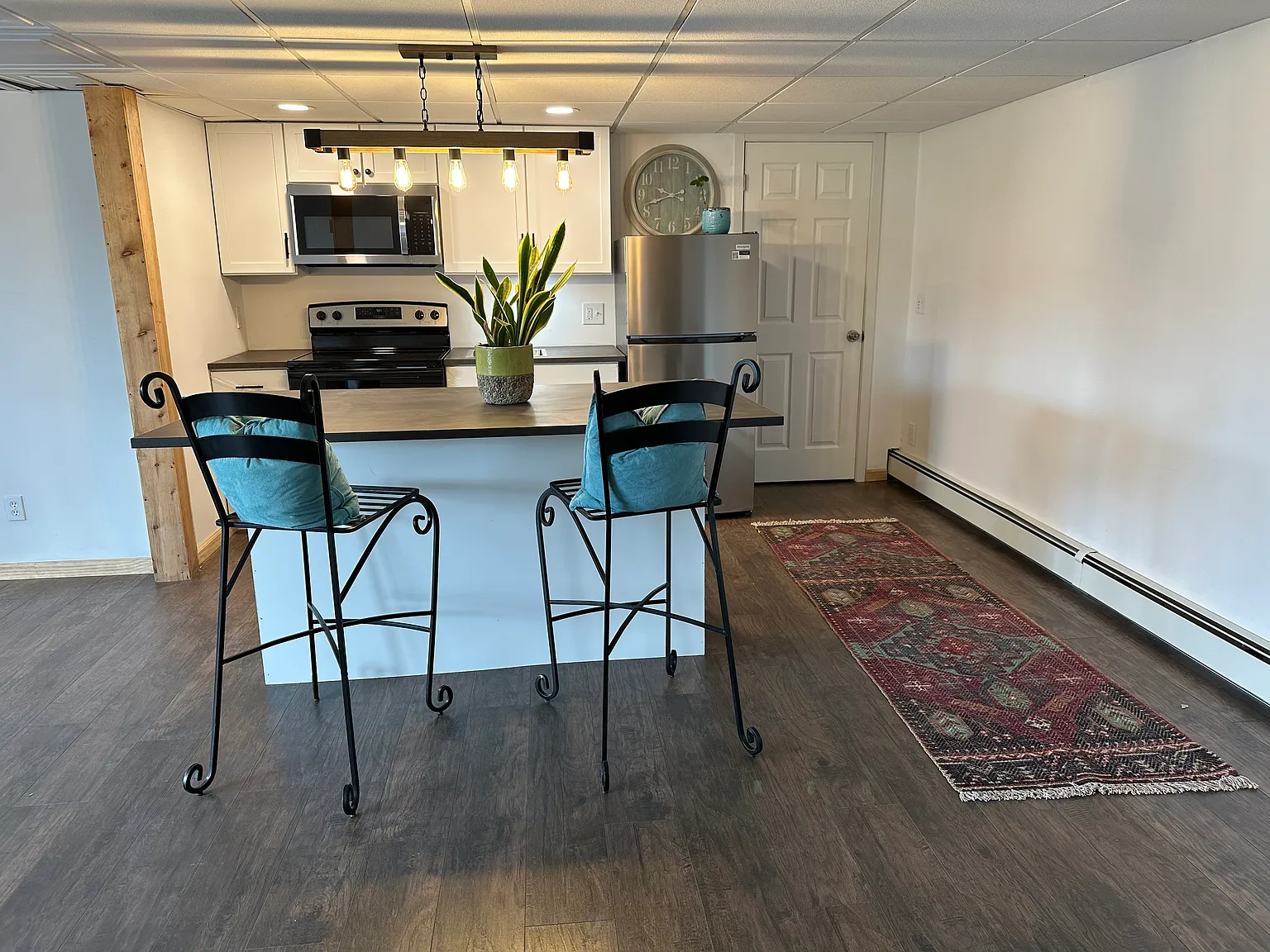 4 Van Ave — Photo 2
