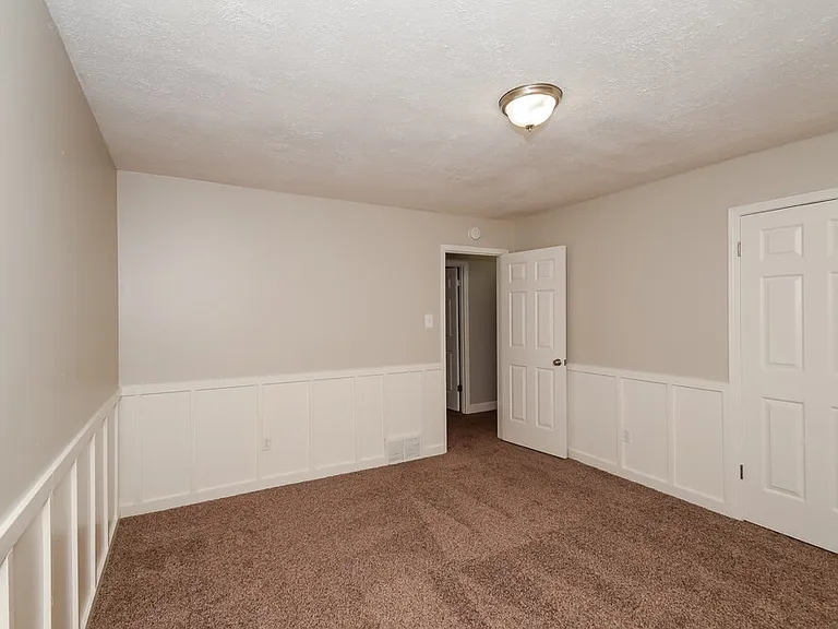 120 Shelley Renee Ln — Photo 16