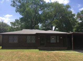 305 Harmon Rd, Hurst, TX 76053