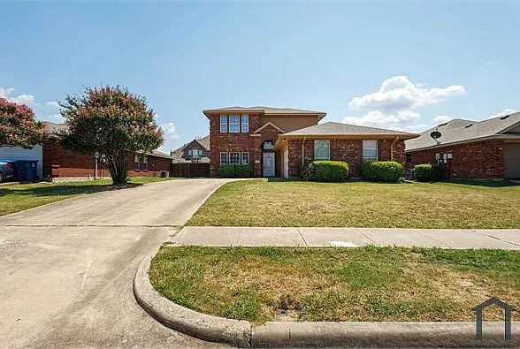 4 bed, 2340 sqft, $3,519 — Photo 3