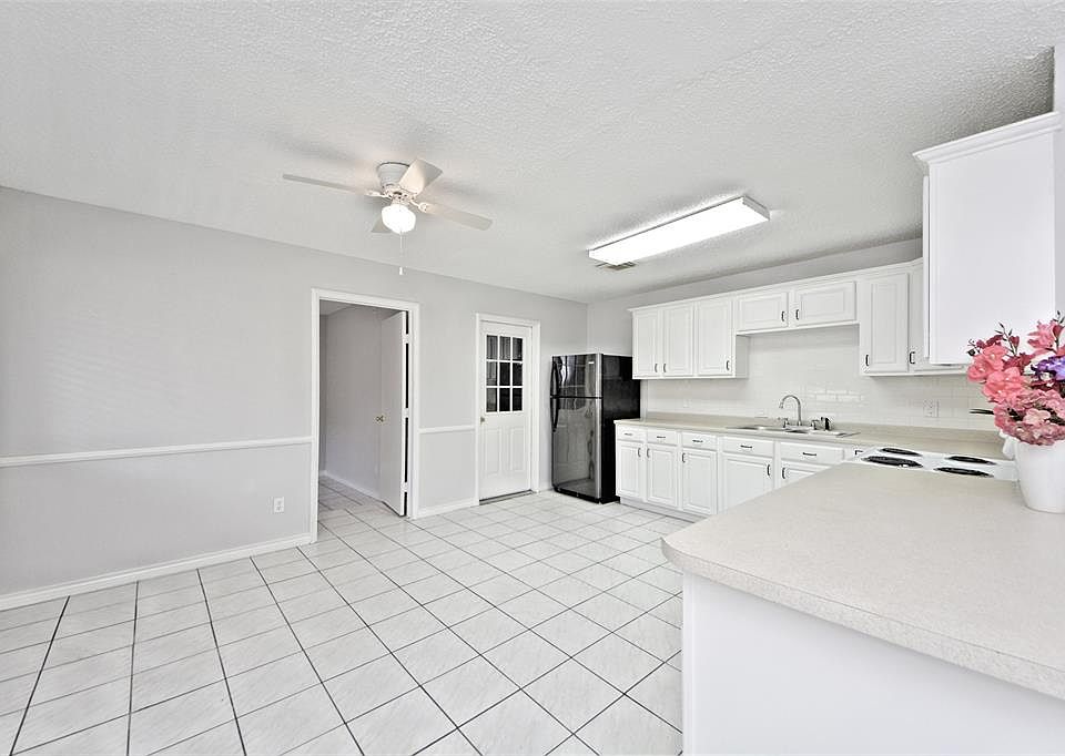 1st image of 17725 Northhagen Dr