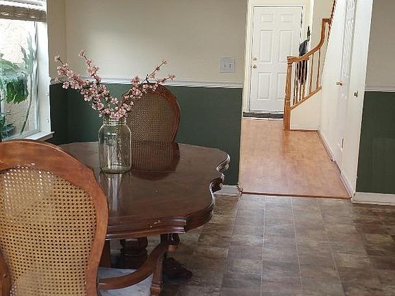 5th image of 740 Las Palmas Dr