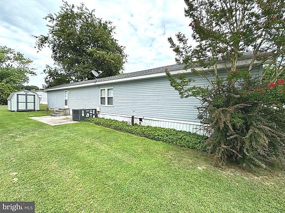 3rd image of 33483 Buttercup St #G-8