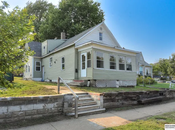 1720 N 33rd St, Omaha, NE 68111