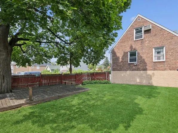 50-06 Marathon Parkway image 15 of 16