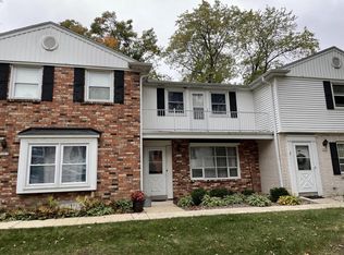 5027 W Colonial Ct, Milwaukee, WI 53220