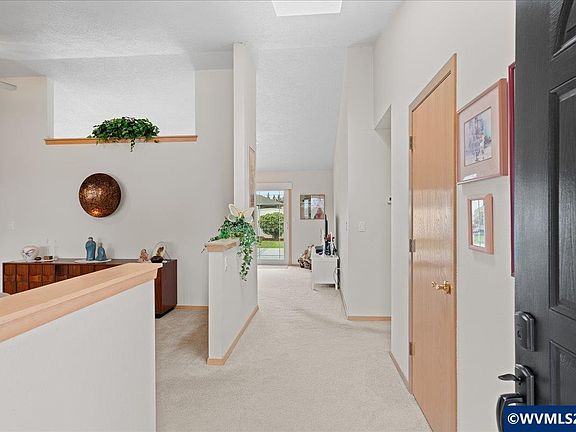 5th image of 610 SW 7th St