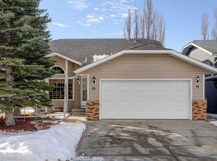 19 N Everglade Dr SE, Airdrie, AB T4B 2E9
