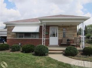 28132 Palm Beach Dr, Warren, MI 48093