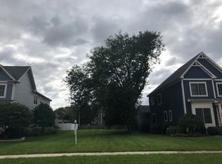 765 E Sunnyside Ave, Libertyville, IL 60048