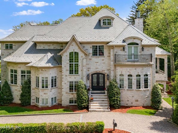 221 Douglas Rd, Staten Island, NY 10304