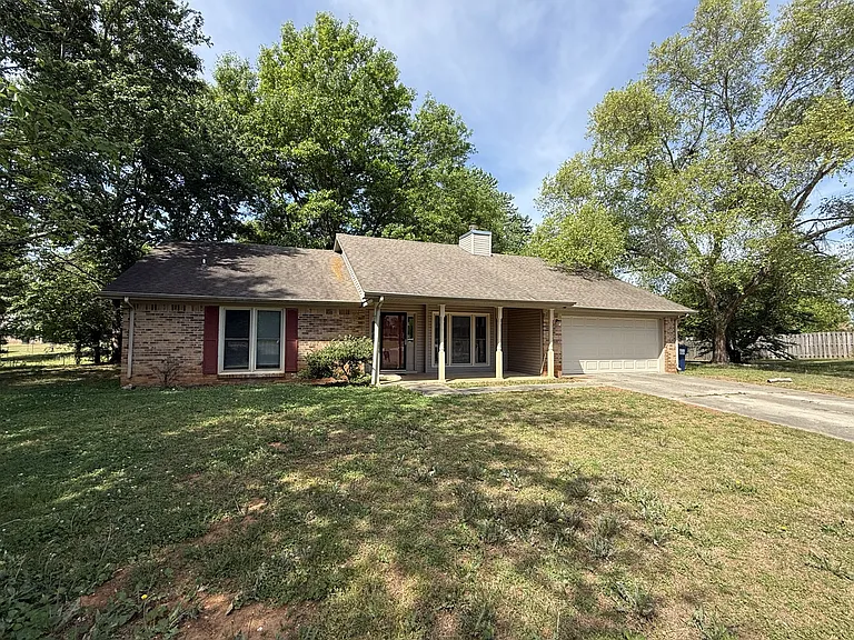 104 Shaverlee Ct — Photo 2