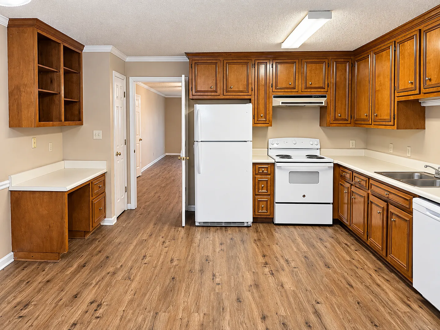 3813 Mayfair Lane — Photo 4