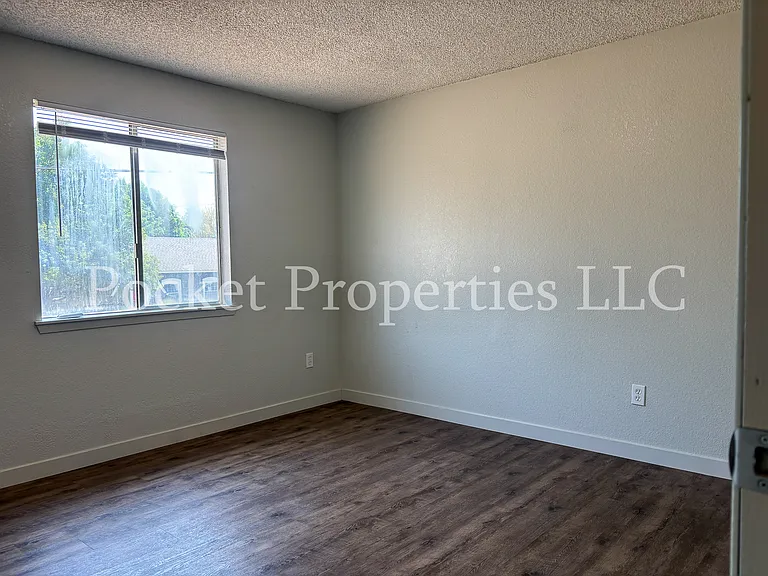 First upstairs bedroom, street facing window