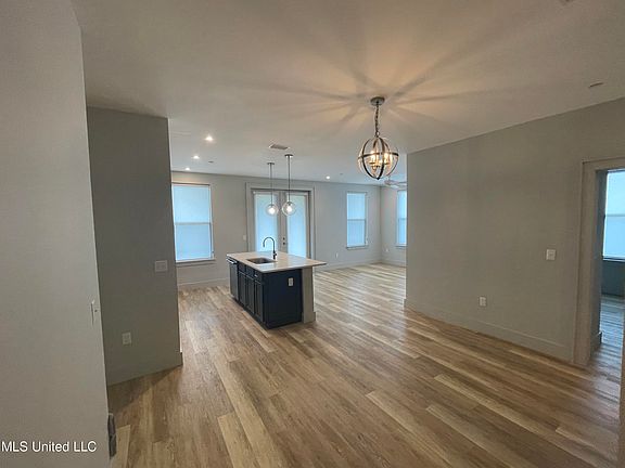 3rd image of 2501 Bienville Blvd #437