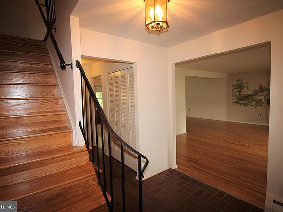 5th image of 900 Baylor Dr