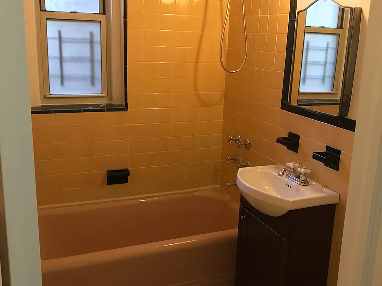 7915 35th Ave #1B — Photo 5