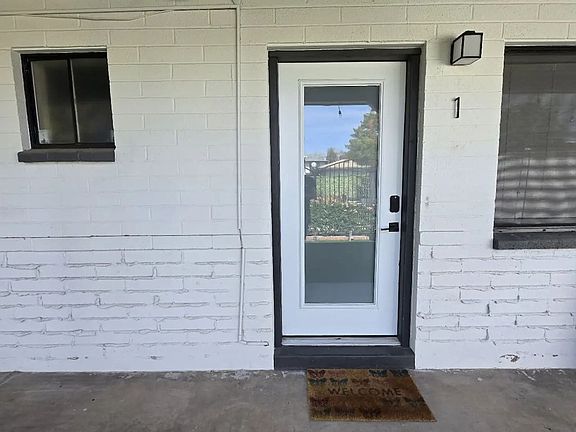 3rd image of 824 E Rose Ln #Id1249798p