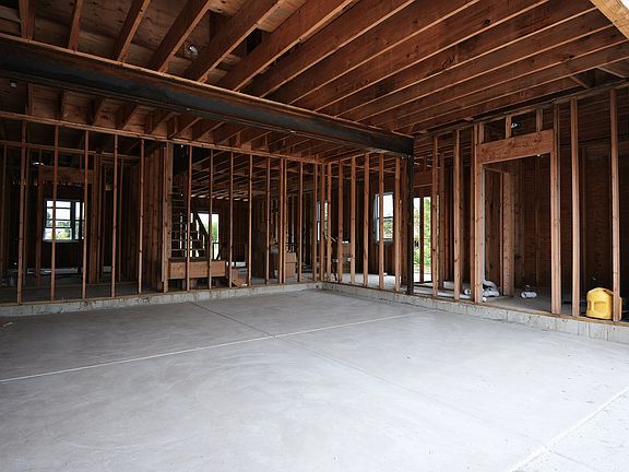 4th image of 7419 Covington Dr