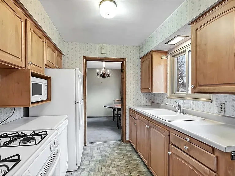 589 Woodlane Dr — Photo 4
