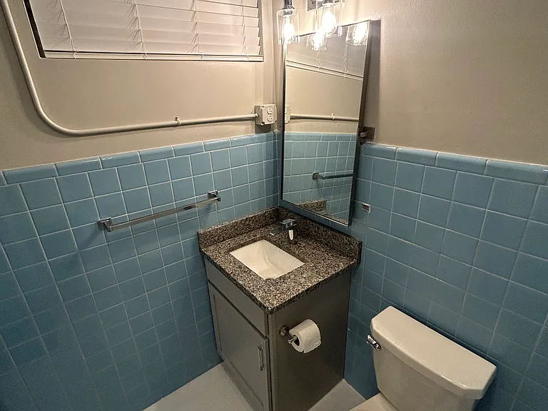 1311 W 2nd St #C — Photo 12