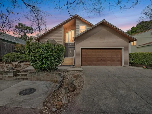 555 Peach Ln, Newcastle, CA 95658