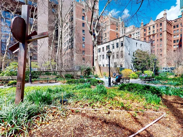 321 East 43rd Street image 1 of 10