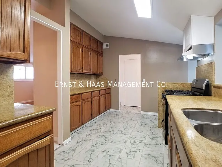 3310 E Curry St — Photo 12