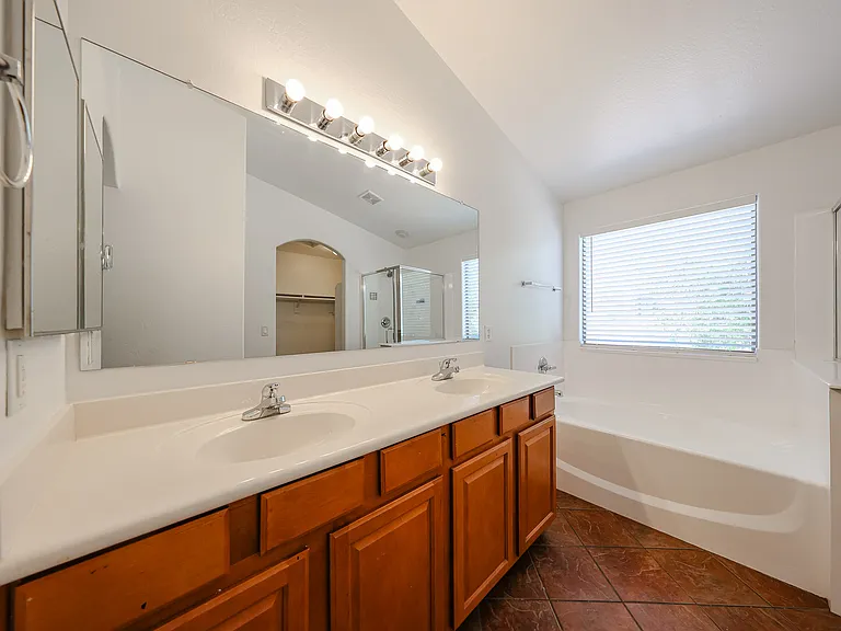 3402 S 82nd Ln — Photo 12