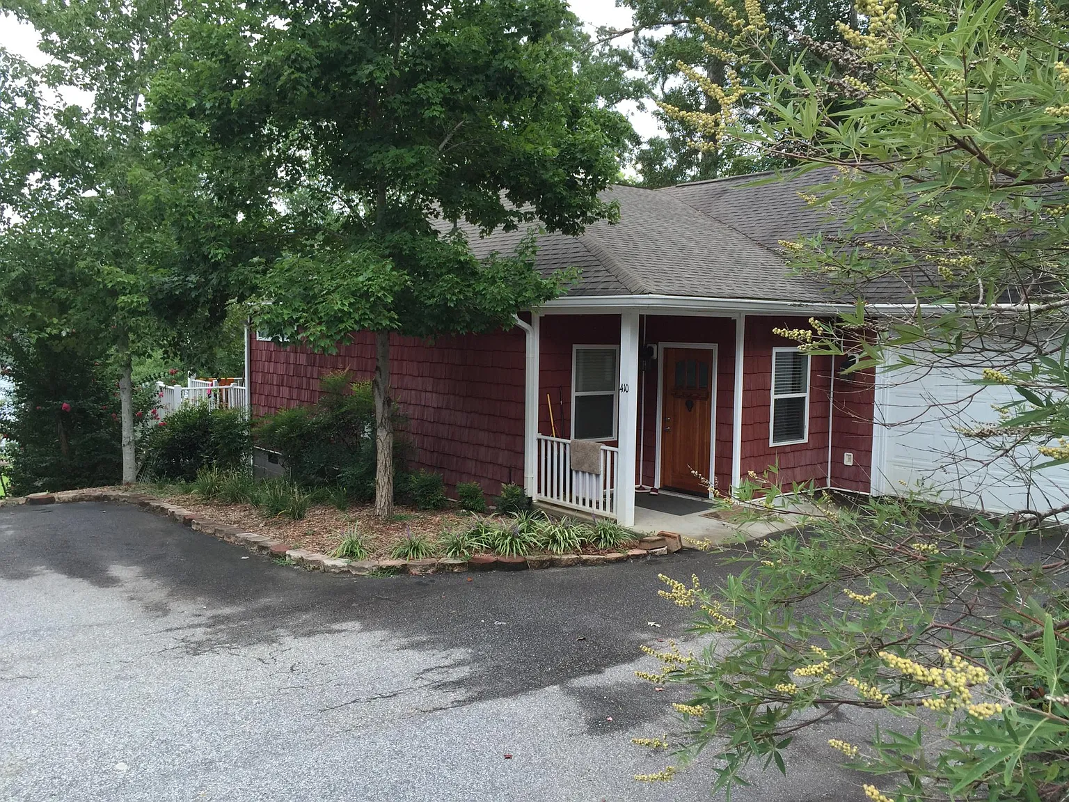 410 Hidden Lakes Ln — Photo 1