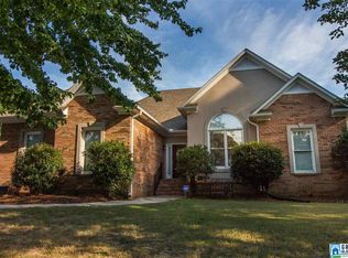 525 Latham Ln, Gardendale, AL 35071