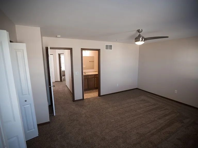 Hickory Hill Residences-Apartments — Photo 15
