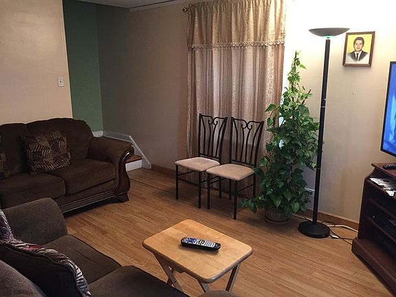 2nd image of 3814 S 58th Ct