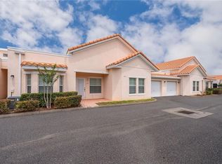 911 David Walker Dr #D3, Tavares, FL 32778