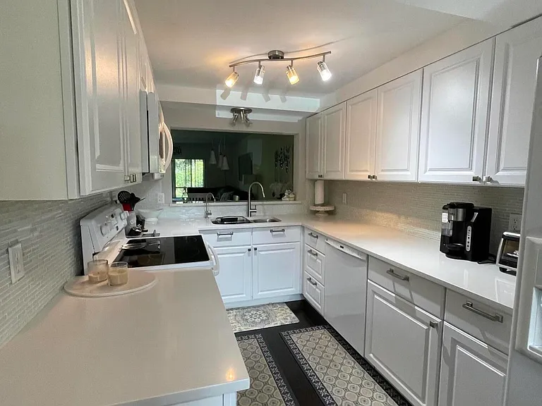 7879 Willow Spring Dr #913 — Photo 7