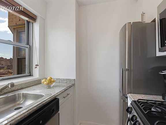 4th image of 175 W 13th St #A14