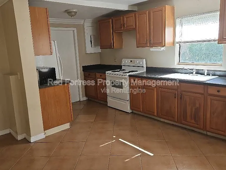 2349 South St — Photo 5