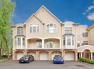 410 Turlington Ct, Livingston, NJ 07039